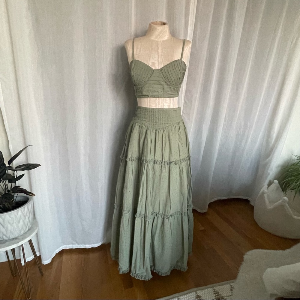 Karavan Clothing Matching Set: Crop Top and Midi Skirt